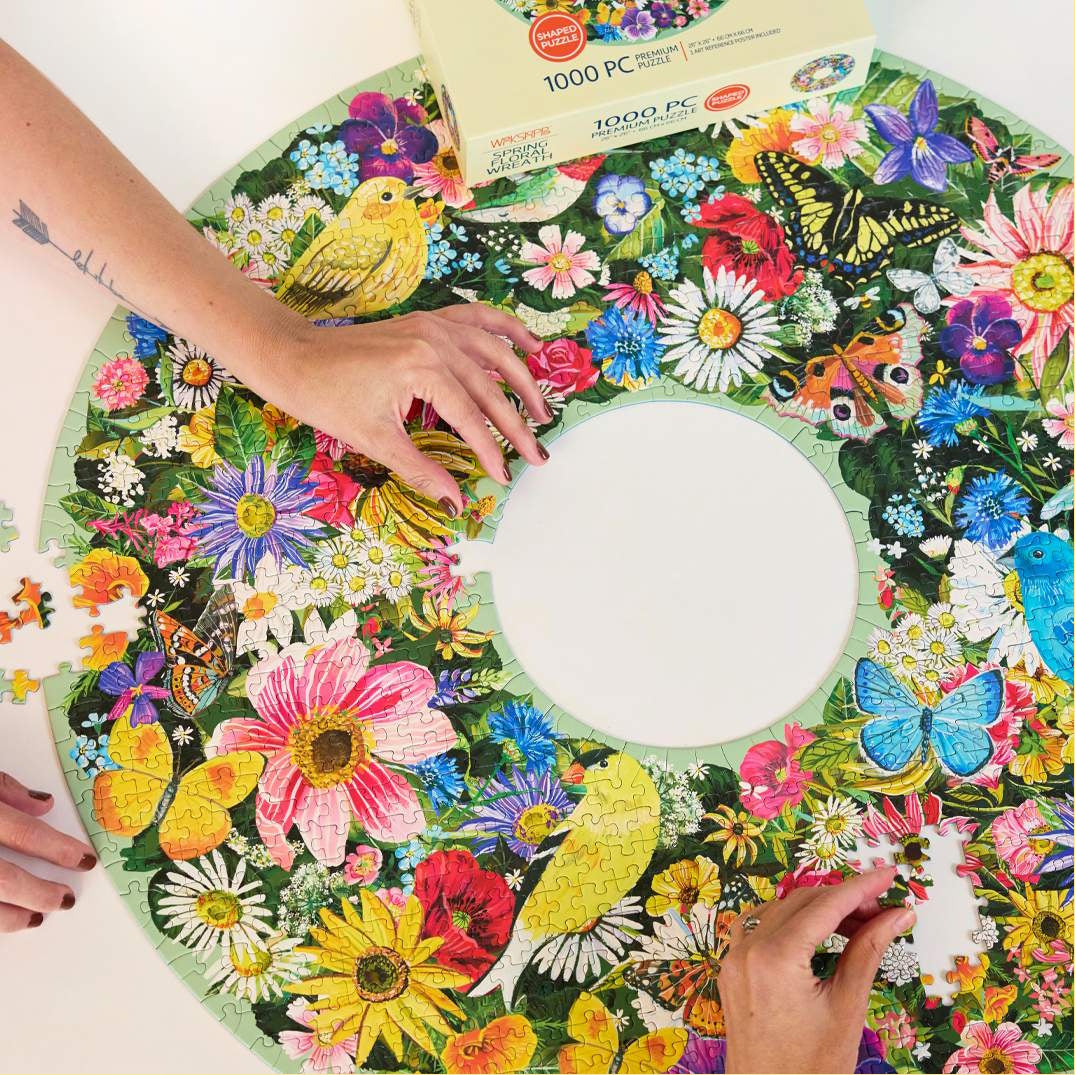 WerkShoppe 1000 Piece Round Puzzle - Spring Floral Wreath